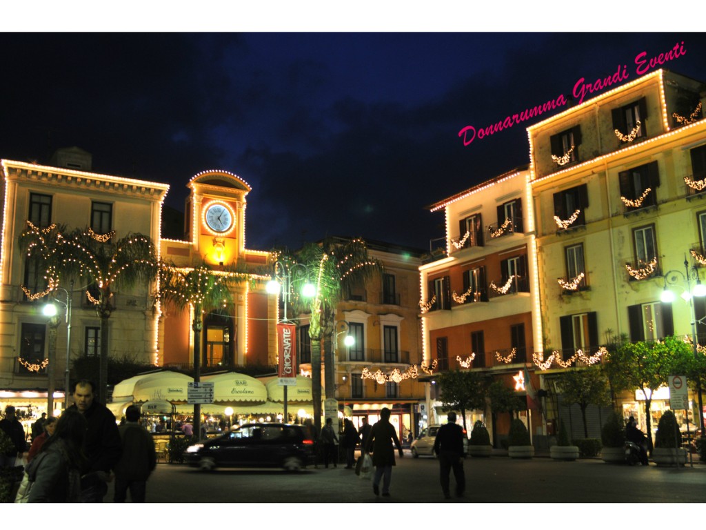 Allestimento luminoso di una piazza